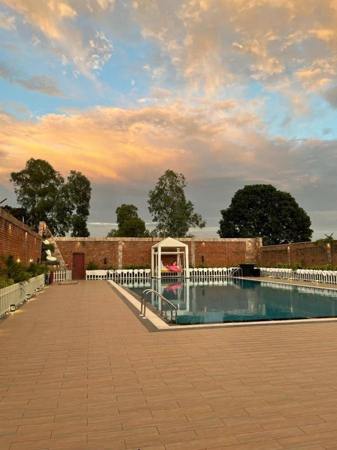 Yashmay Villa Club & Resort Gonda Exterior photo